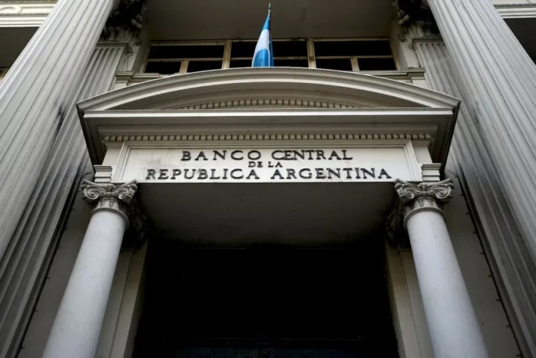 Fachada del edificio del Banco Central de la República Argentina