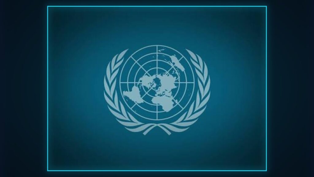 Emblema de las Naciones Unidas en blanco sobre fondo azul